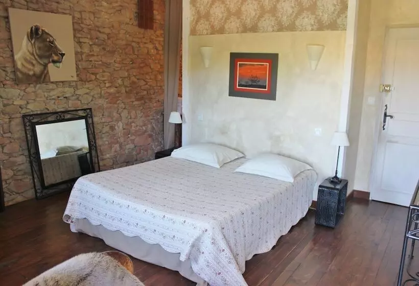 ロマンチックな部屋, Domaine De Marseillens