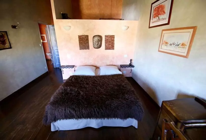 ロマンチックな部屋, Domaine De Marseillens