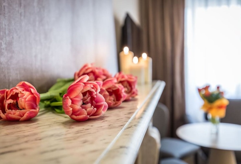 اتاق اکونومی, Florence Old Bridge B&b