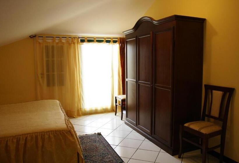 Апартаменты 2 Спальни с Террасой, Ai Tre Parchi Bed And Bike