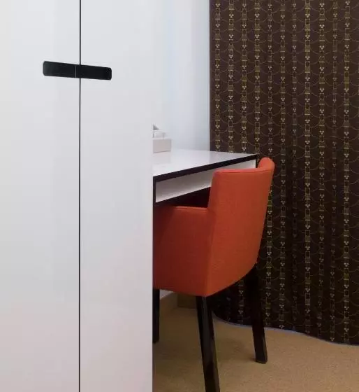 اتاق کلاسیک یک تخته, Alma Boutique