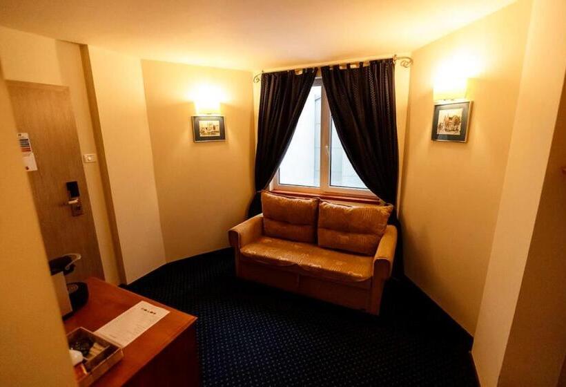 מיטת קינג בסוויטה, Best Western Plus Lido