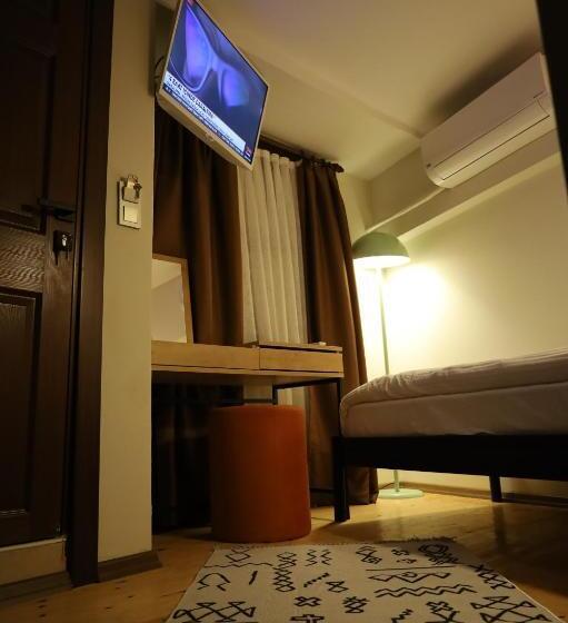 اتاق اکونومی یک تخته, Blue Sea Garden