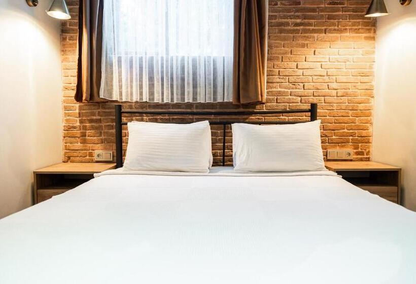 اتاق اکونومی یک تخته, Blue Sea Garden