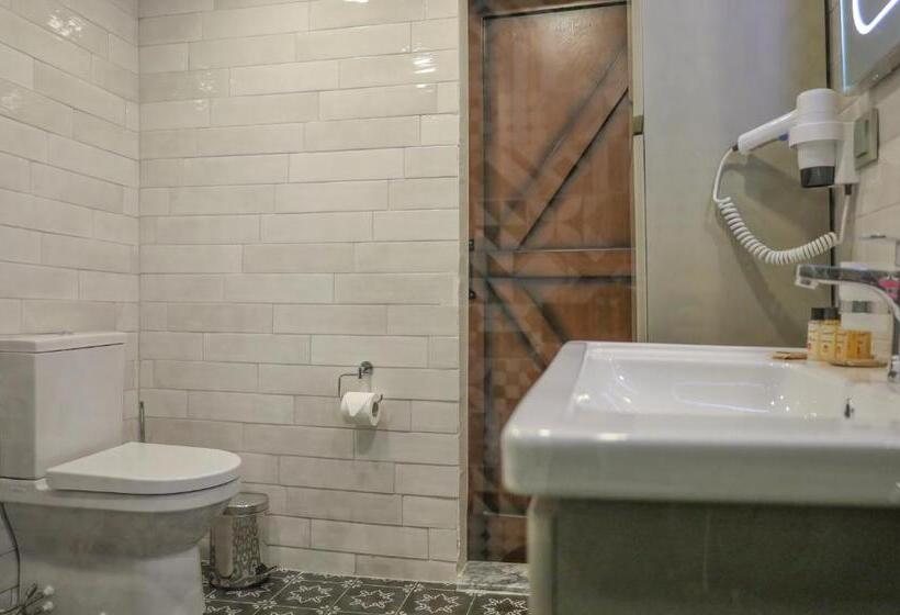 اتاق اکونومی, Blue Sea Garden