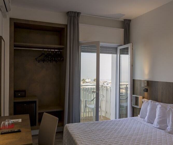 Triple Room Sea View, Centrale