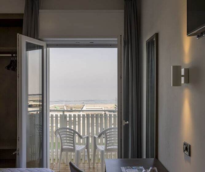 Triple Room Sea View, Centrale