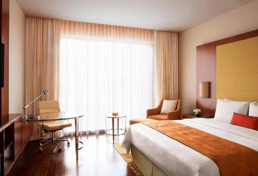 キングサイズベッドのデラックスルーム, Courtyard By Marriott Kochi Airport