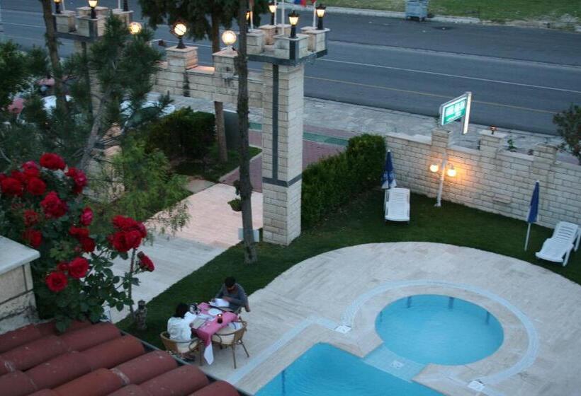 اتاق استاندارد چهار تخته, Hal Tur