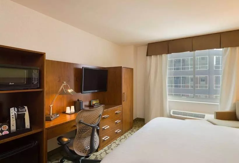 Standard Room Double Bed City View, Hilton Garden Inn New York/manhattanmidtown East