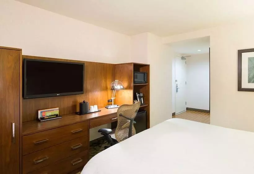 Standard Room Double Bed City View, Hilton Garden Inn New York/manhattanmidtown East