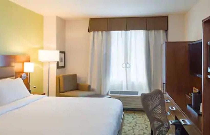 Номер Премиум, Hilton Garden Inn New York/manhattanmidtown East