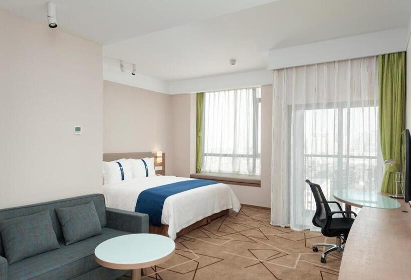 חדר סופריור עם מיטת קינג, Holiday Inn Express Chengdu West Gate By Ihg