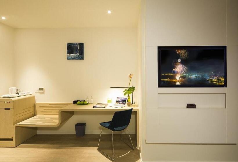 اتاق استاندارد با چشم‌انداز رودخانه, Liberty Central Saigon Riverside