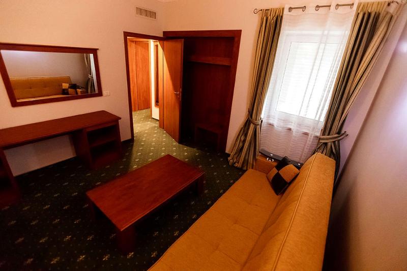 מיטת קינג בסוויטה, Best Western Plus Lido