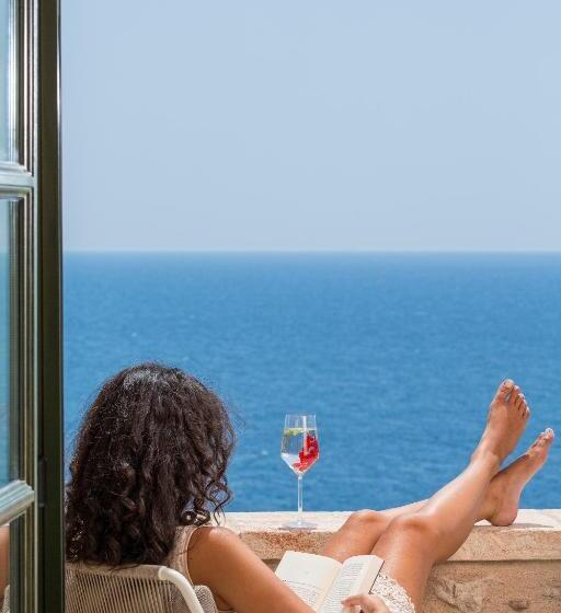 جناح ديلوكس, Moni Emvasis Luxury Suites