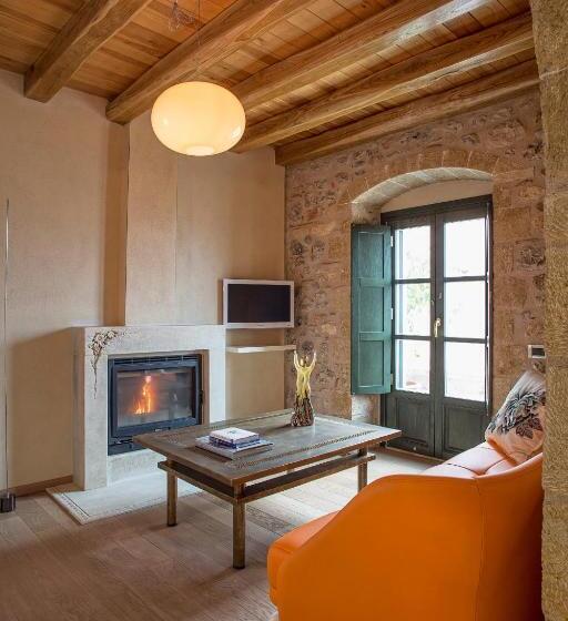 جناح سوبيريور, Moni Emvasis Luxury Suites