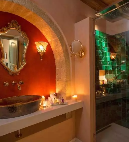 スーペリアースイート, Moni Emvasis Luxury Suites