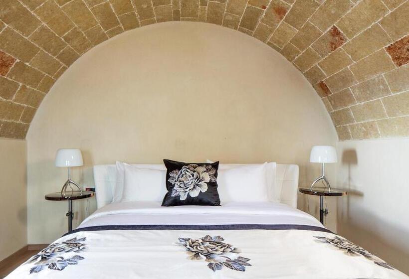 جناح سوبيريور, Moni Emvasis Luxury Suites