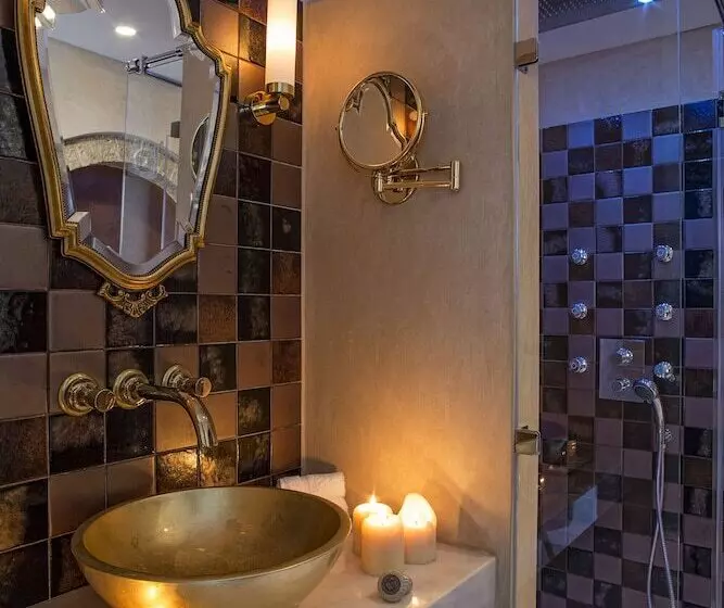 オーシャンビュージュニアスイート, Moni Emvasis Luxury Suites