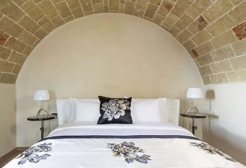 オーシャンビュースーペリアースイート, Moni Emvasis Luxury Suites
