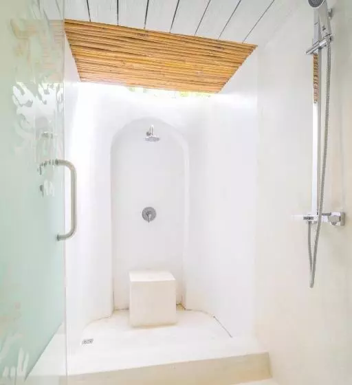 بانگلوی لوکس, Ocean Breeze Resort Khaolak