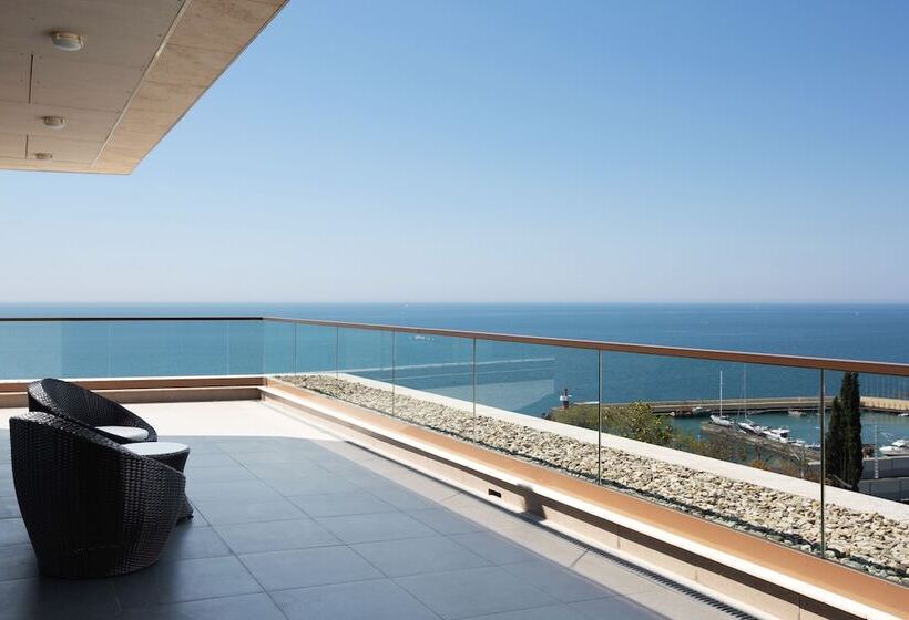 سوییت با چشم‌انداز دریا, Swissôtel Resort Sochi Kamelia