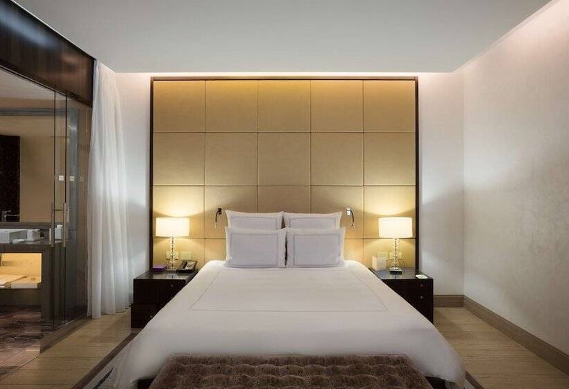 سوییت با چشم‌انداز دریا, Swissôtel Resort Sochi Kamelia