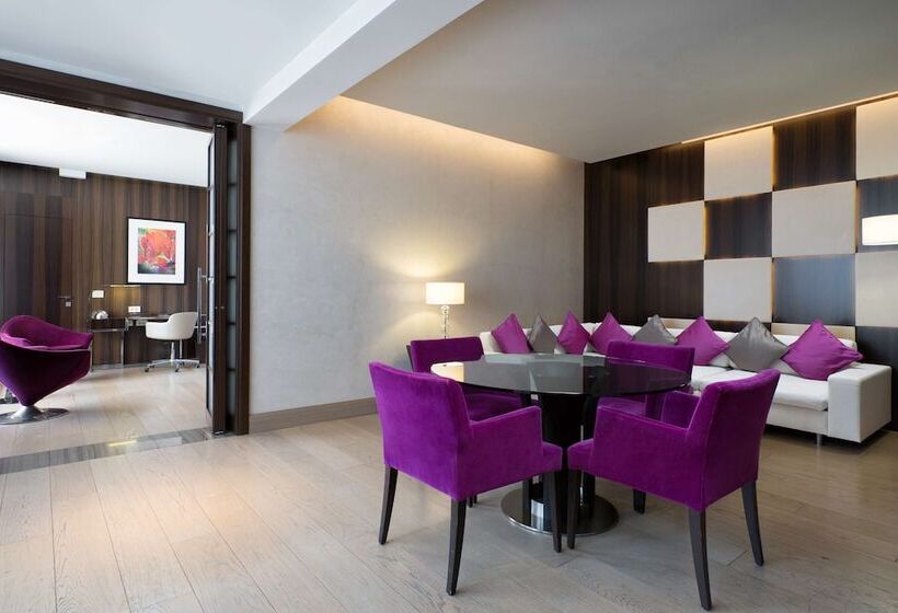 سوییت با چشم‌انداز دریا, Swissôtel Resort Sochi Kamelia
