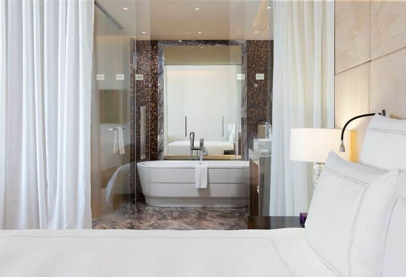 سوییت با چشم‌انداز دریا, Swissôtel Resort Sochi Kamelia