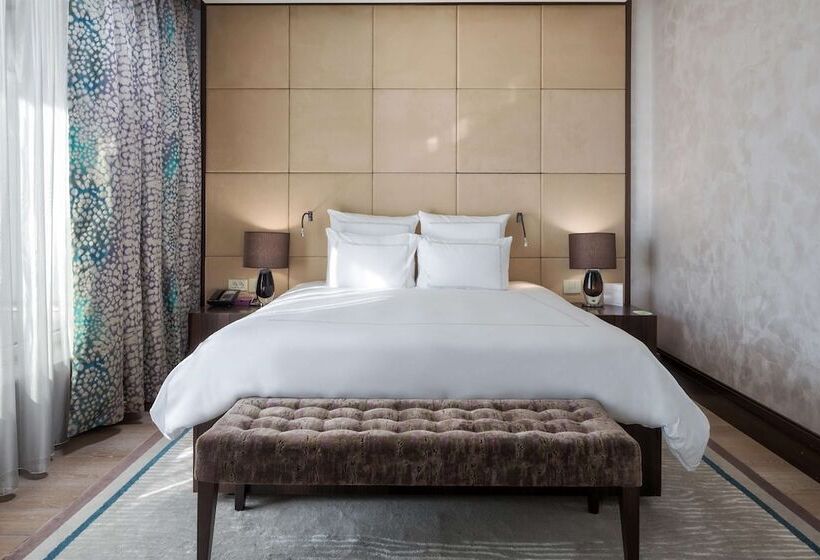 سوییت با چشم‌انداز دریا, Swissôtel Resort Sochi Kamelia