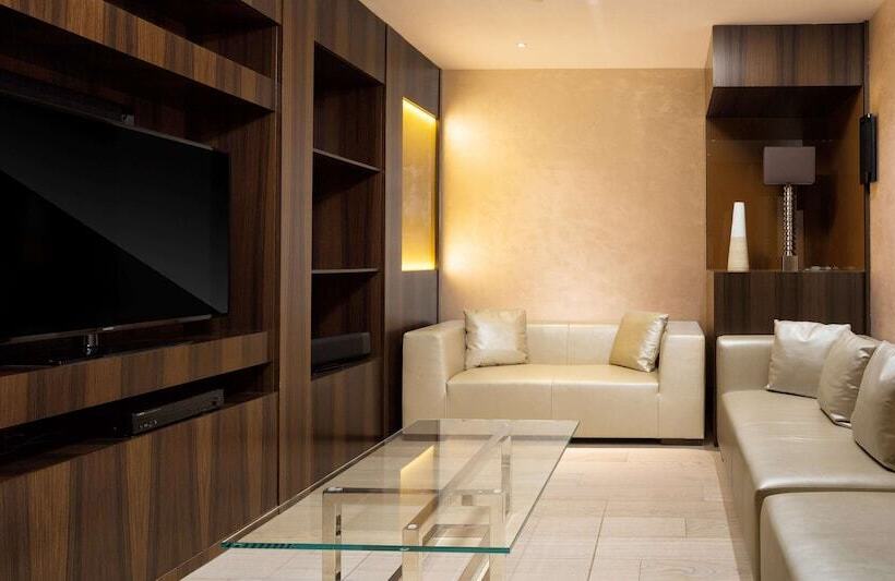 سوییت با چشم‌انداز دریا, Swissôtel Resort Sochi Kamelia