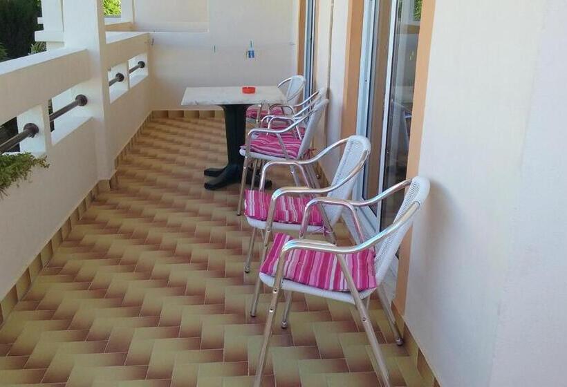 套房带泳池景, Summer Memories Apart