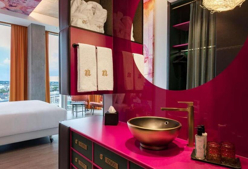 جناح جونيور, Nhow Frankfurt