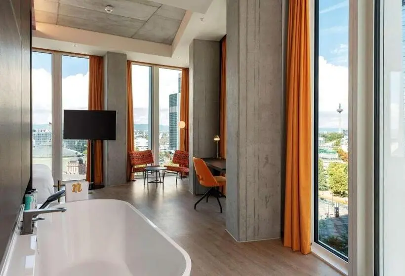 景色の見えるジュニアスイート, Nhow Frankfurt