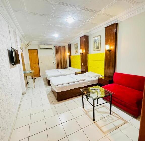 سوییت اجرایی, New Mid City