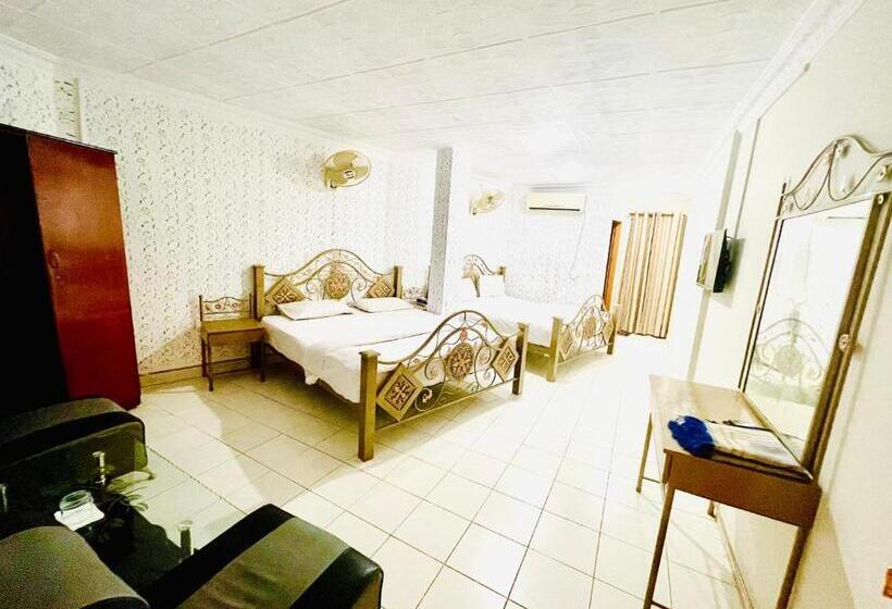 سوییت اجرایی, New Mid City