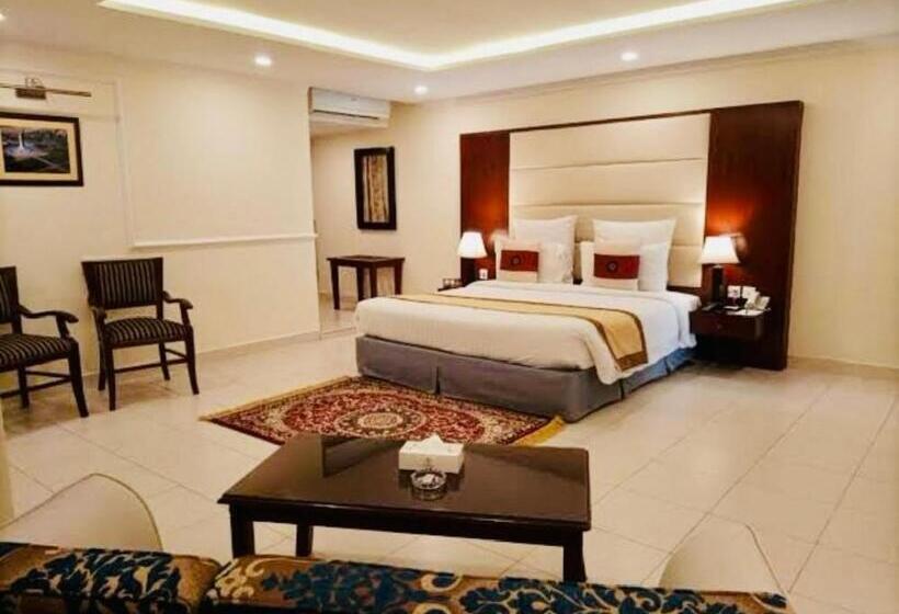 سوییت اجرایی, New Mid City