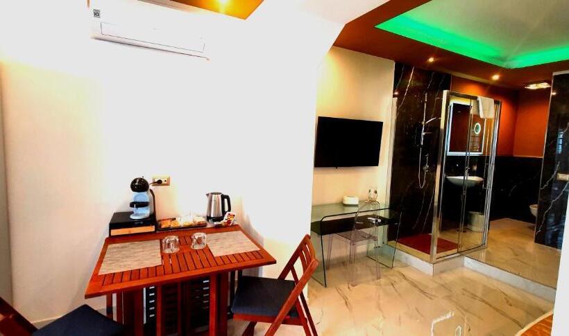 Suite z Hydromasażem, Ercolano Luxury Suite