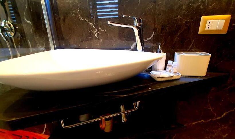 Suite z Hydromasażem, Ercolano Luxury Suite