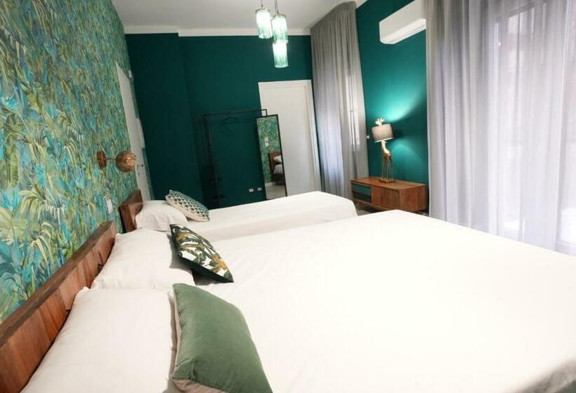 اتاق راحتی سه تخته, Ross Family Suites