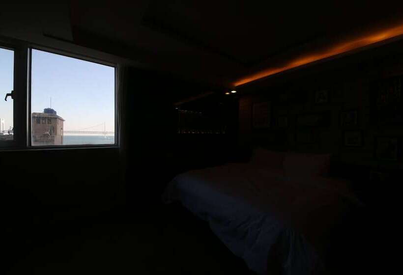 豪华房间, Moonbay