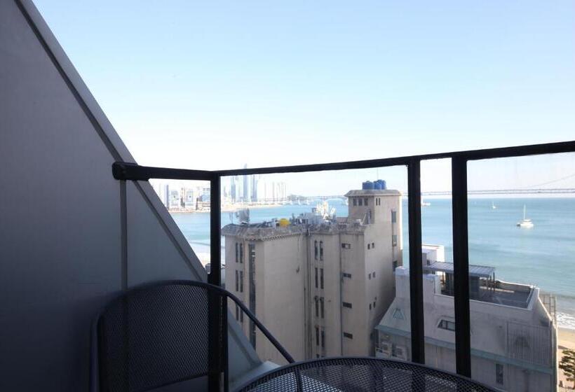 海景标准间带阳台, Moonbay