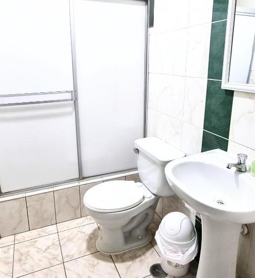 标准三人间, Taurus