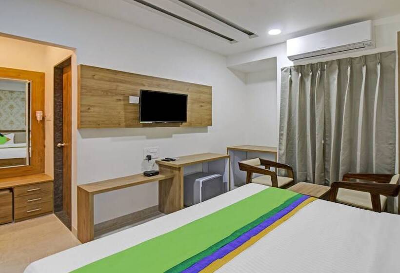Quarto Estandar, Treebo Chandraprasth Residency