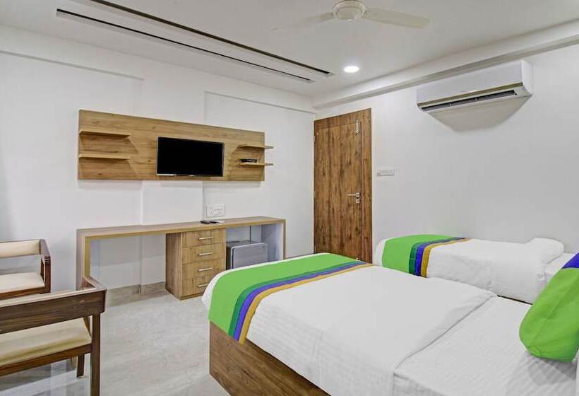 Quarto Estandar, Treebo Chandraprasth Residency