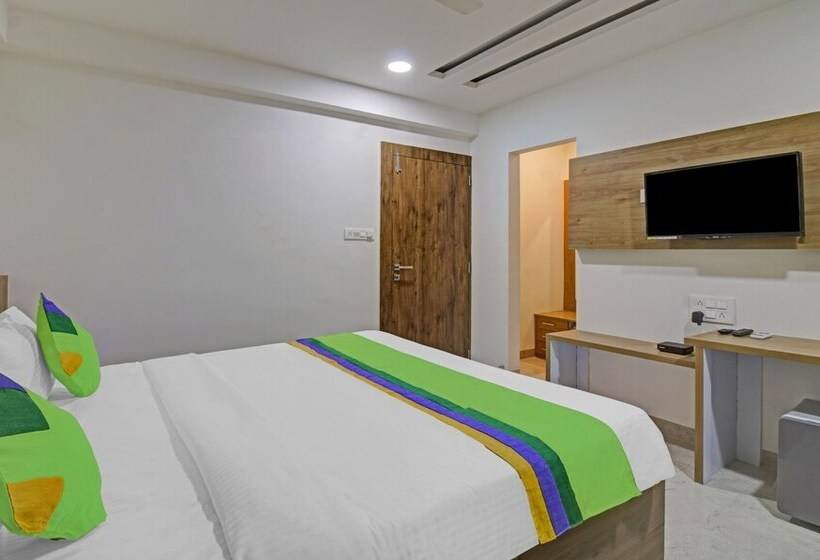 Quarto Estandar, Treebo Chandraprasth Residency