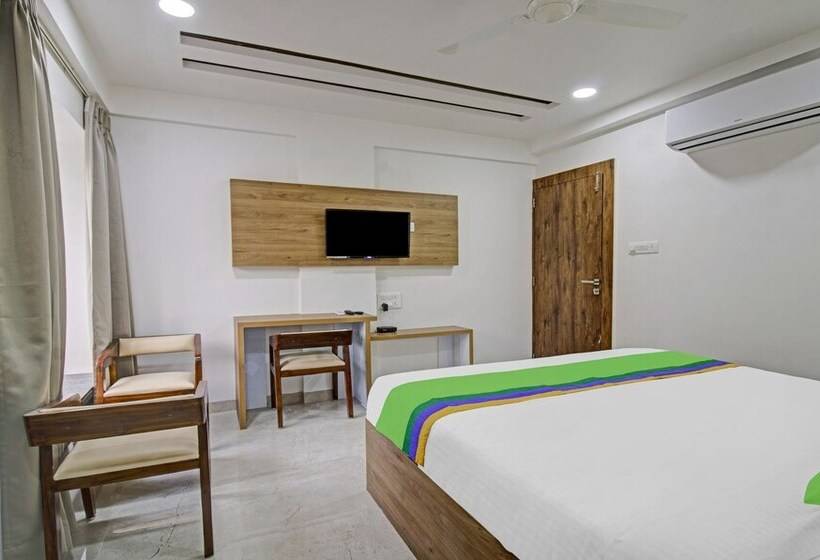 Quarto Estandar, Treebo Chandraprasth Residency