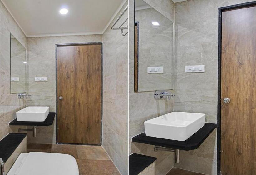 Quarto Estandar, Treebo Chandraprasth Residency