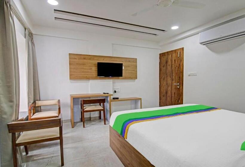 Quarto Estandar, Treebo Chandraprasth Residency